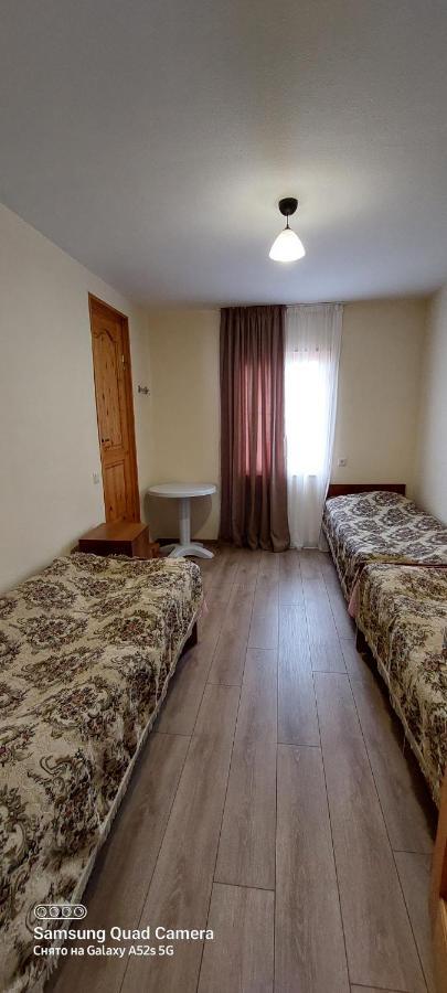 Guest House Tsasne Omalo Buitenkant foto