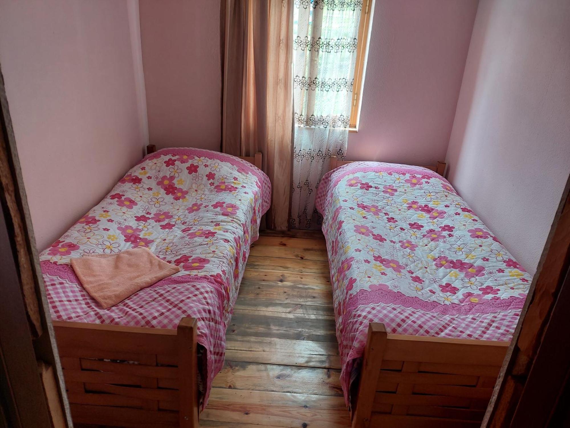 Guest House Tsasne Omalo Buitenkant foto
