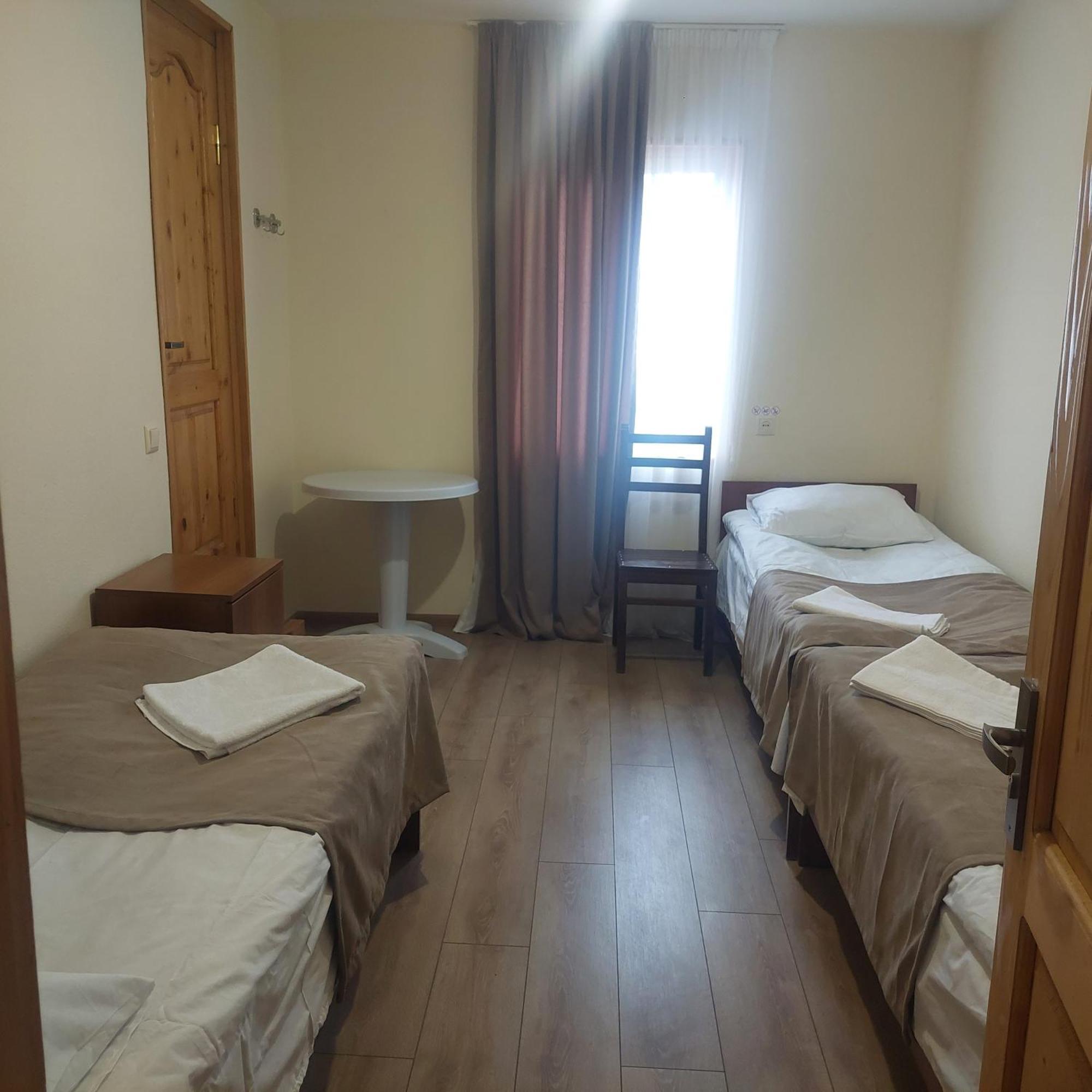 Guest House Tsasne Omalo Buitenkant foto